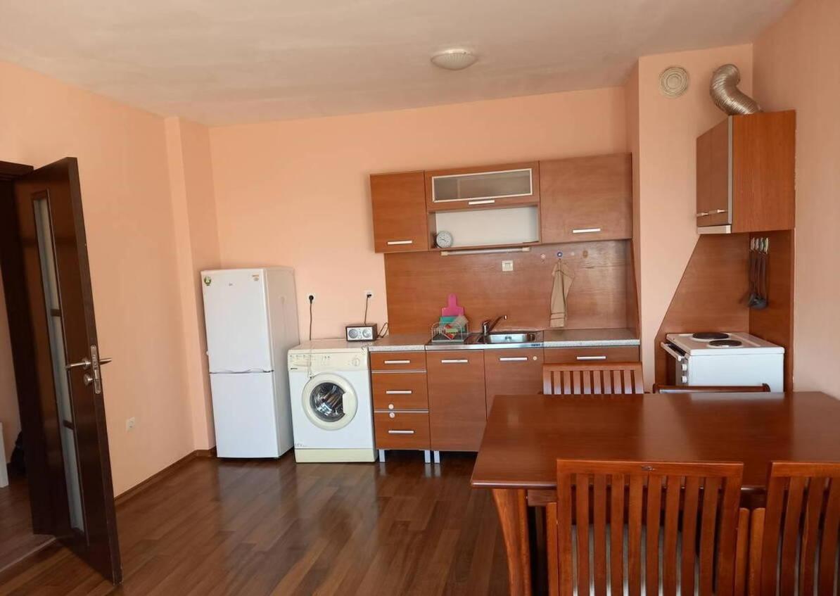 Апартамент Романтика Varna Exterior foto